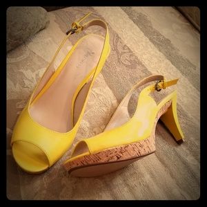 NINE WEST Yellow cork heelpeep toe pump